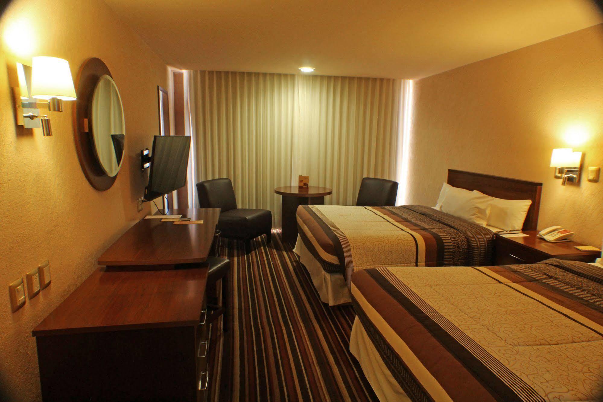 Hotel Real Plaza อากวสคาเลียนเทส ภายนอก รูปภาพ