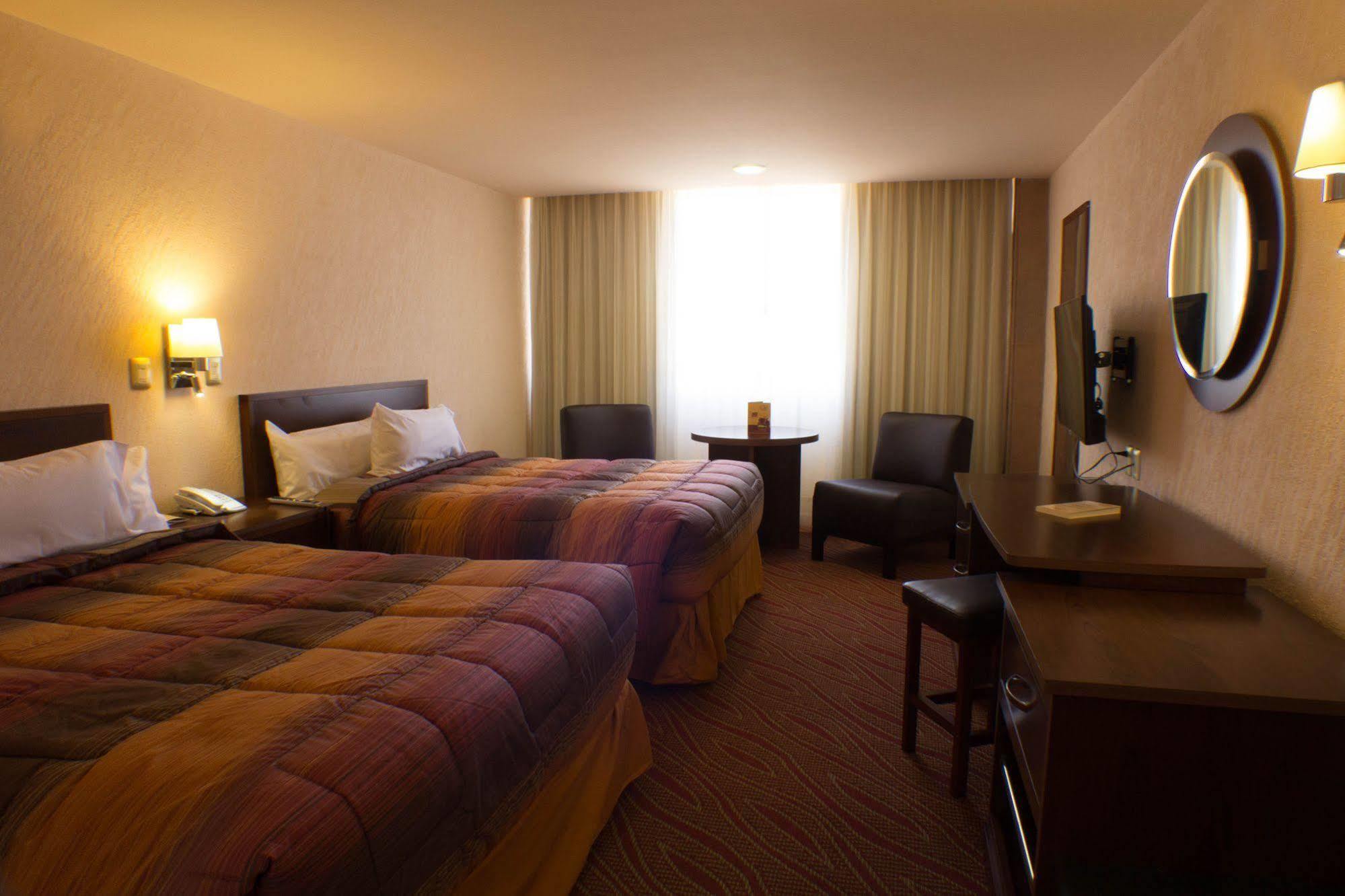 Hotel Real Plaza อากวสคาเลียนเทส ภายนอก รูปภาพ