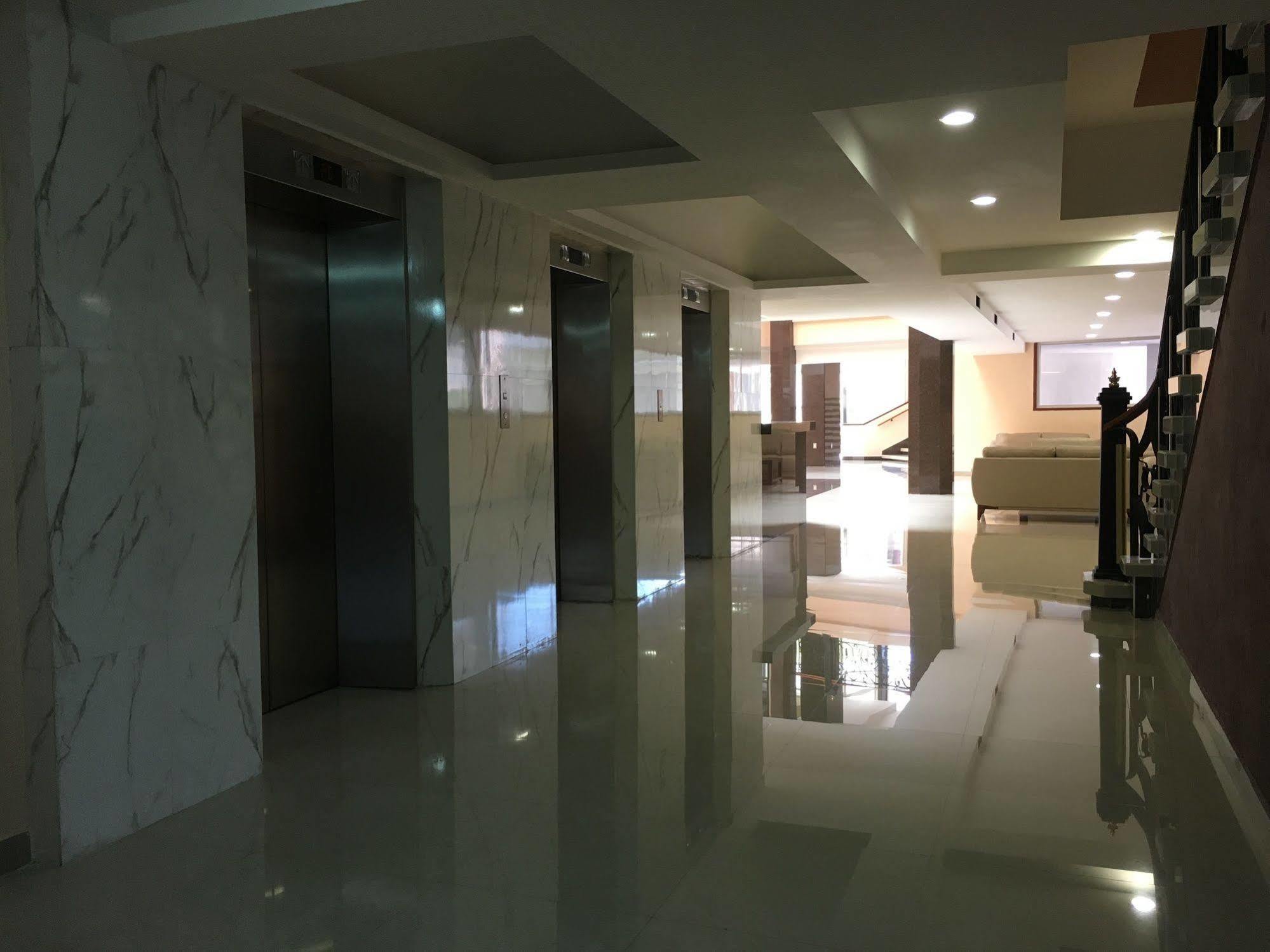 Hotel Real Plaza อากวสคาเลียนเทส ภายนอก รูปภาพ