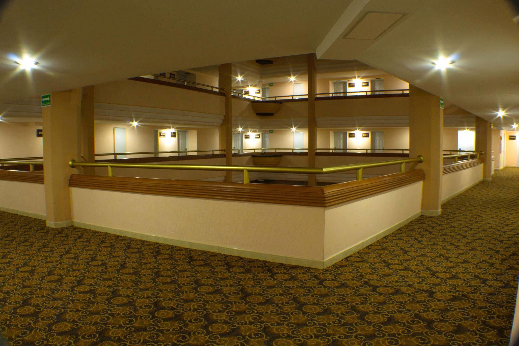 Hotel Real Plaza อากวสคาเลียนเทส ภายนอก รูปภาพ